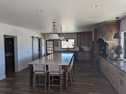 Personal Shop / Living Area